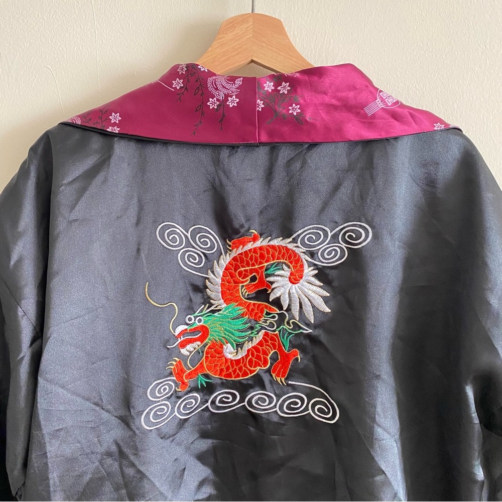 VINTAGE Japanese Silk Dragon Embroidered Kimono - L - Picture 10 of 16